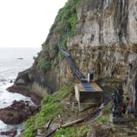 Ces escaliers sont aux normes de sécurité.